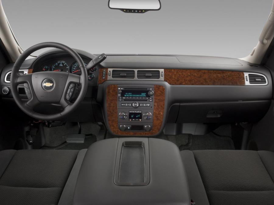  Chevrolet Tahoe 2006 года  (фото 16 из 32)